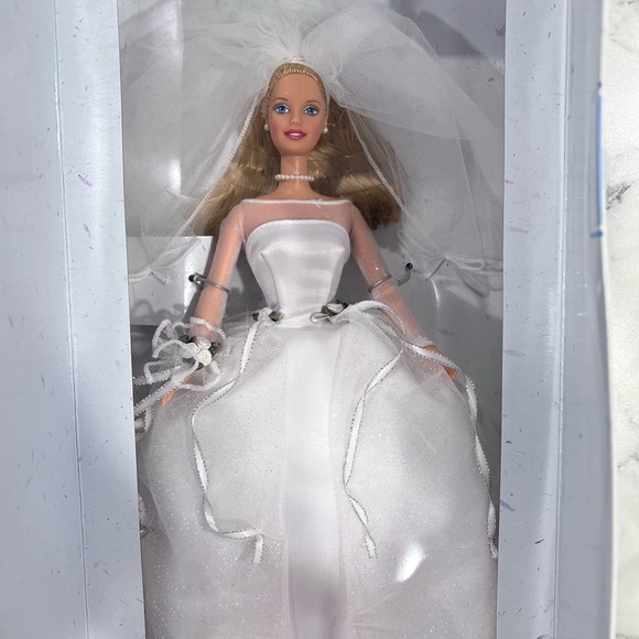 Bride Barbie in box - Picture 2 of 10